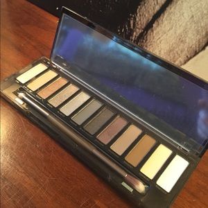 Urban Decay Smoky palette